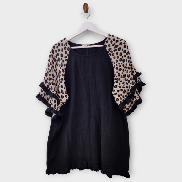 Umgee Shirt Womens Small Black Leopard Print Bell Sleeve Layered Oversized Tunic - Picture 1 of 7